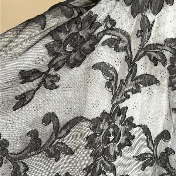 Kevan Hall Elegant V-Neckline Black Floral Lace Maxi Prom Dress Size 4 - Picture 5 of 10